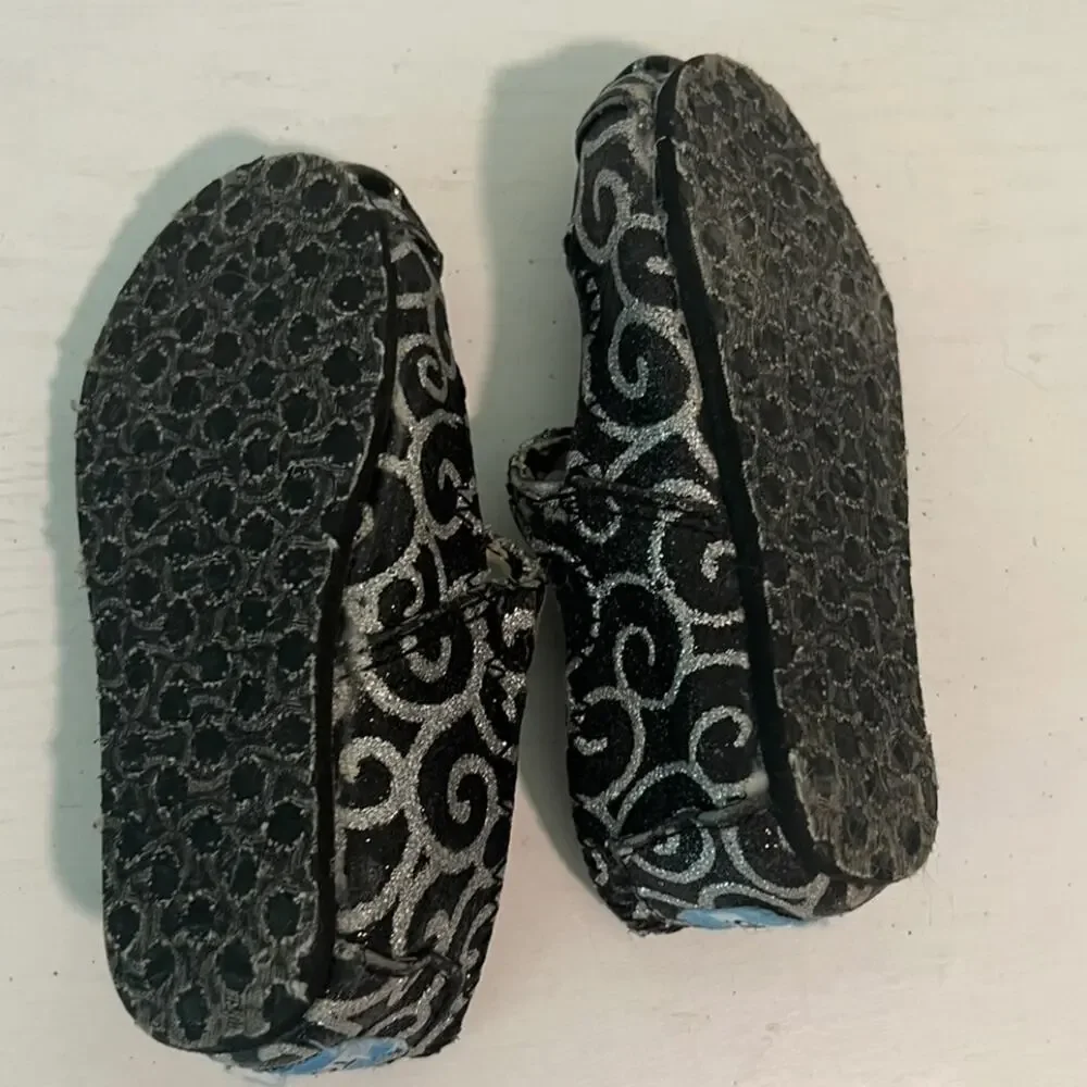 Toms Black & Silver Shimmering Swirl Mary Jane Shoes Toddler size 5